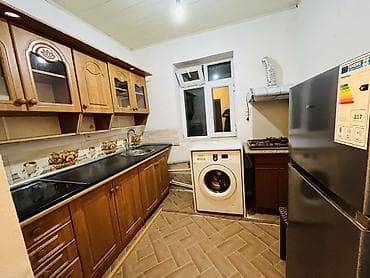 Qaraçuxur qəsəbəsində 81 nömreli avtobusun dayanacağından 100 m — 4