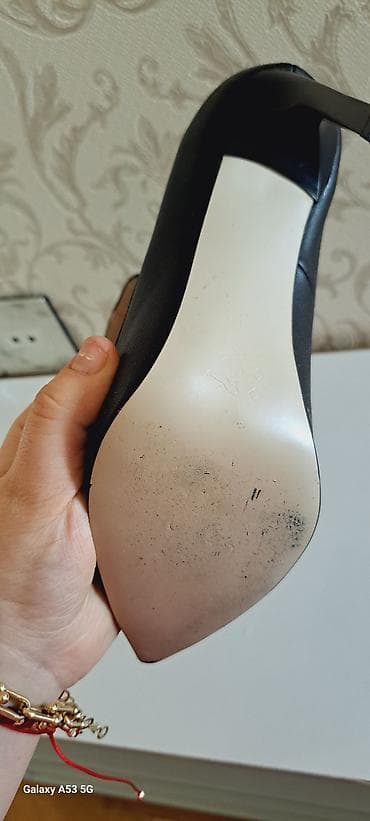 Toy paltarları və aksesuarları: Tuflilər, Ölçü: 38, rəng - Qara, İşlənmiş — 2