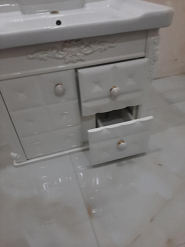 hamam ucun skaf: Moydadır əl üz yuyan divardan asılma eni 61sm hündürlük 148sm az — 2