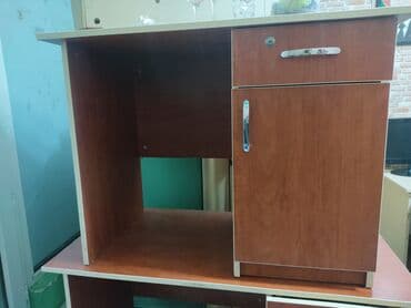 Ofis dəst mebeli: Kompyuter masası — 1