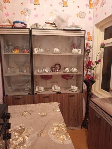 işlənmiş şkaf: İşlənmiş, Düz dolab, Servant — 4