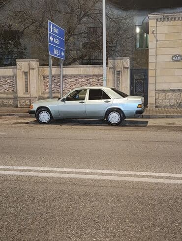 mini avtomobil: Mercedes-Benz 190: 2 l | 1991 il Universal — 7