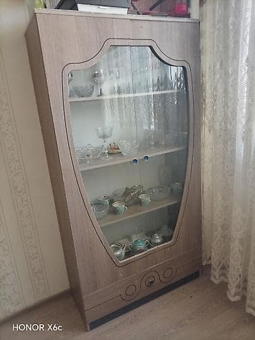 İşlənmiş, Düz TV altlığı, Polkalı, Şüşəli, Türkiyə