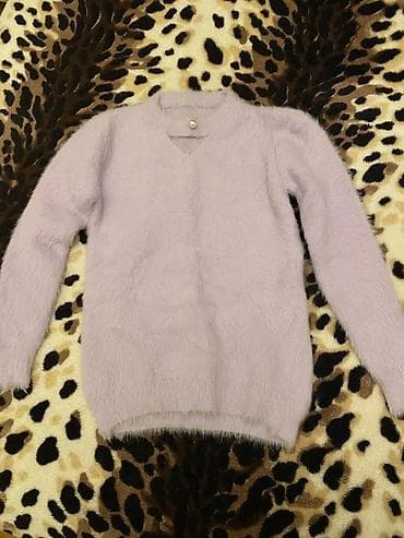 Yumşaq toxumalı qadın sviteri
1 dəfə geyinilib