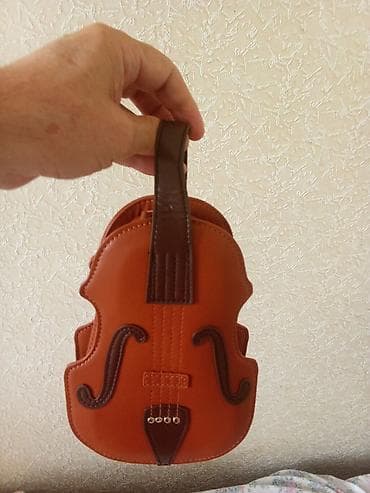 gitara klasik: Mövzu: Musiqi aləti formalı uşaq çantaları (2 model) Təsvir: - — 1