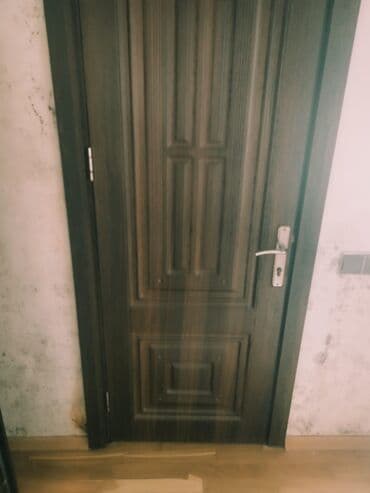 mdf plintuslar: İşlənmiş Otaq qapısı 90x205 sm Şəbəkə ilə, Ünvandan götürmə — 2