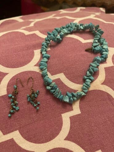 домработница в баку: Бусы — 1