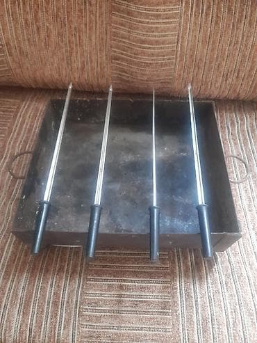 duz qabi: Manqal üçün dəst: metal korpuslu kömür qabı və 4 ədəd şiş - Korpus — 1