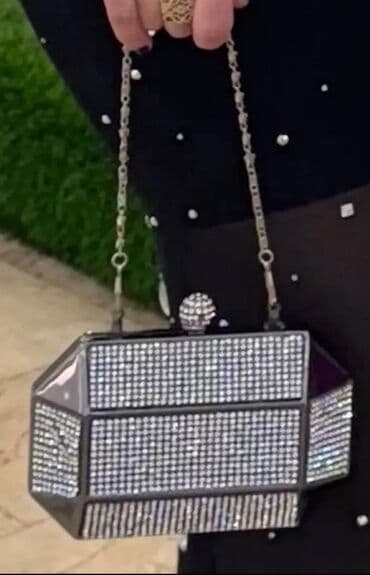 qaşlı canta: Canta baha alinib — 1