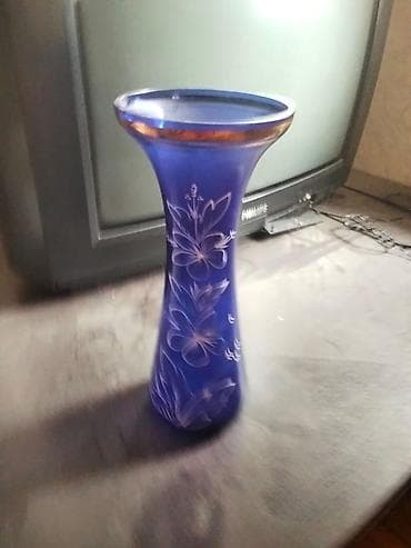 Vazalar: Bir vaza, Bogem şüşəsi — 1