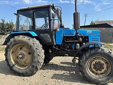 qosqu: Belarus 1221 tərtibatlı təkərli traktor və qoşqu - Model: Belarus — 1
