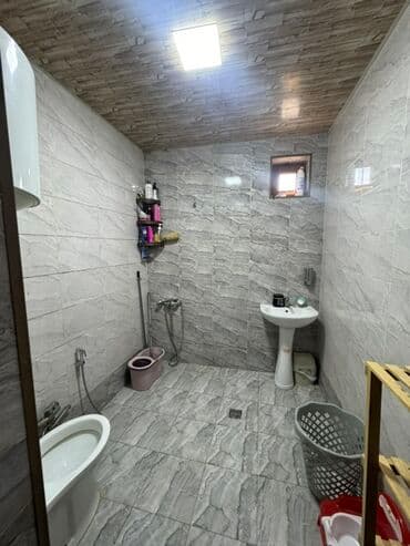 tecılı satilir: 3 otaqlı, 100 kv. m, Orta təmir — 9