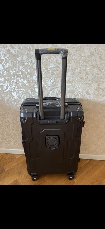 Maskalar, eynəklər: 🧳 Чемодан S ✔️ Подходит для ручной клади ✈️ ✔️ Вместимость: примерно — 2