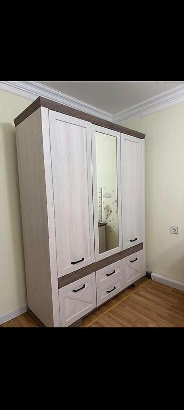 DOLAB* Qiymət *350 AZN* ölçü 230/165 1 ildi alınıb ünvan Yeni Yasamal — 1