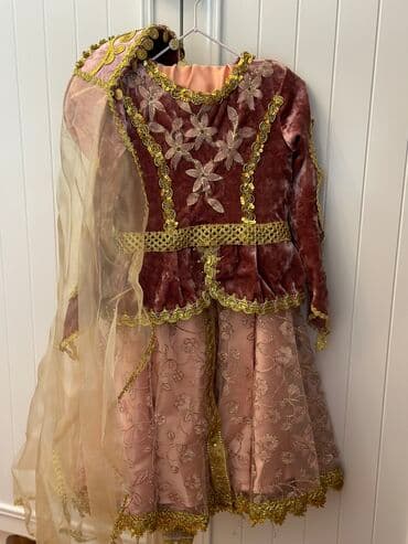 tünd qırmızı rənfli məktəbli forması: Milli kostyum, Qız üçün, 4 - 5 yaş, İşlənmiş — 2