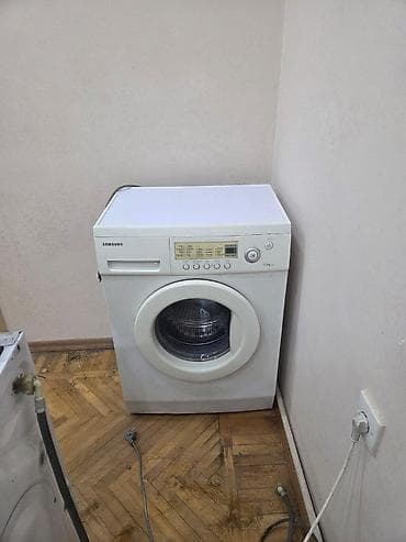 papuqaylarin satisi: Satilir 200m — 1