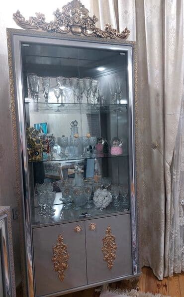 Şüşəli dolab vitrini, Yeni, Ünvandan götürmə