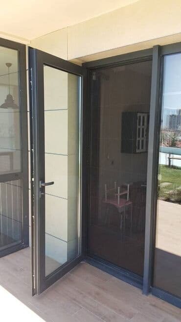 Plastik hamam qapısı 1 eded-150manat ag reng 1 eded - 250 manat diger