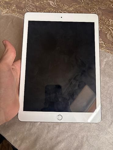 Техника для кухни: Б/у Apple iPad 6 (2018), 10,5", < 64 ГБ, Самовывоз — 1