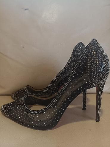 1 dəfə geyinilib 
Ölçü 38 — 3