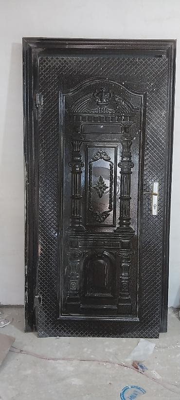 Giriş Qapısı yaxşı vəziyyətdə at lalafo.az Giriş Qapısı yaxşı vəziyyətdə
