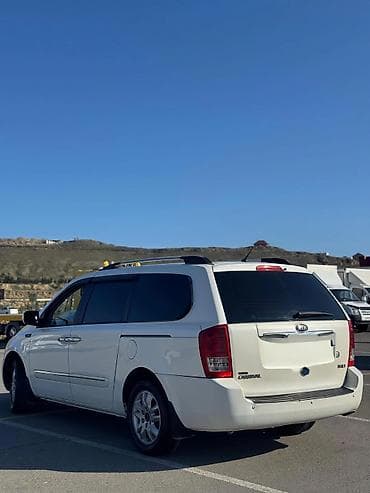 keys sat: Kia Carnival: 2.2 l | 2011 il Van/Minivan — 2