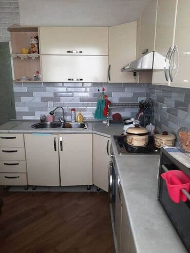 evler bineqedide: Bakı, 3 otaqlı, Köhnə tikili, m. Xətai, 72 kv. m — 8