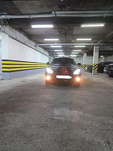 mersedes e 240: Avtomobil: Qara rəngli sedan Təsvir: - Kuzov: Qara, dörd qapılı — 8