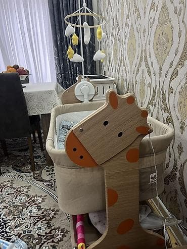 bronza fiqur: Oğlan və qız üçün, Yeni, Dördbucaq, Beşik, Matras ilə, Yellənmə mexanizm ilə — 3