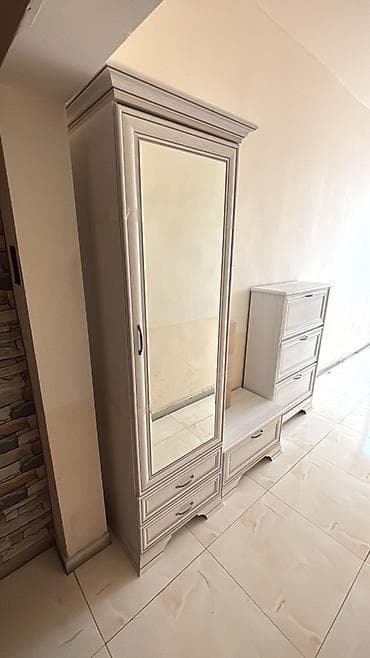 1 qapı, Güzgülü, Ağ, Digər material, Açılan, Düz dolab lalafo.az -da 1 qapı, Güzgülü, Ağ, Digər material, Açılan, Düz dolab