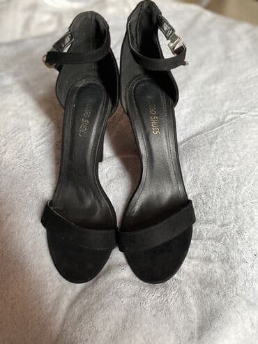 basanoşkalar 2022: Derimod, Ölçü: 40, rəng - Qara, Yeni — 2