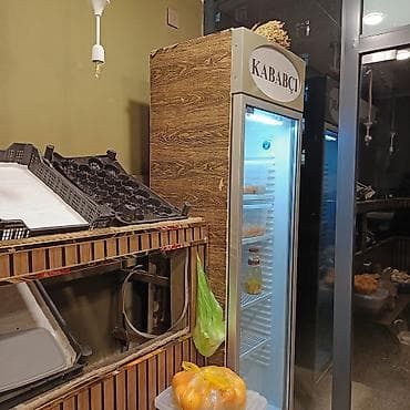 Холодильное оборудование: Vitrin tipli ticarət soyuducusu - Şaquli vitrinli model, ön tərəfi — 2