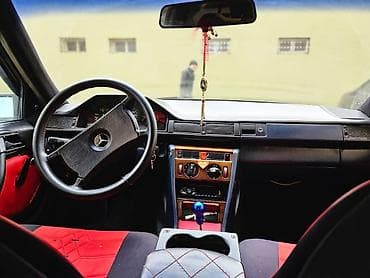 mersedes c 230: Mercedes-Benz E 230: 2.3 l | Sedan — 5