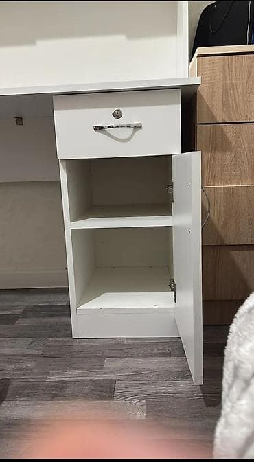kompüter masa: Kompüter&yazı masası əla vəziyyətdədir, heç bir cızığı,qırığı — 3