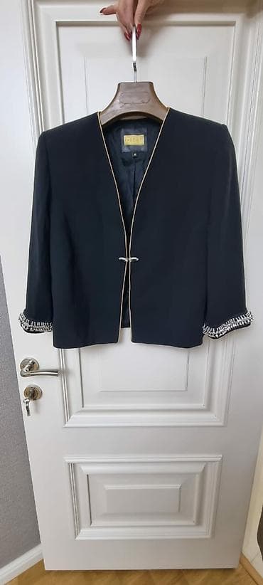 kamplekt qizillar: Teze pidjak olcu 44, giymeti 50manat — 1