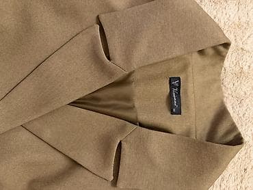 is paltari: Qadın kostyum dəsti – khaki rəng Brend: Vivianne (etiketdə 38 ölçü — 2
