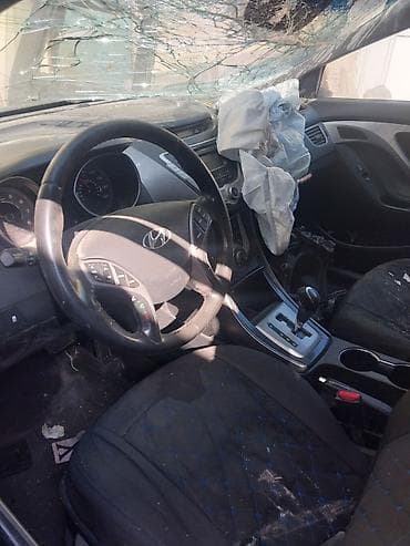 Hyundai Elantra 2011 Qezali satlir YPX Aryisi var — 10