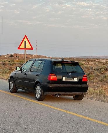 keys sat: Volkswagen Golf: 1.8 l | 1997 il Hetçbek — 4