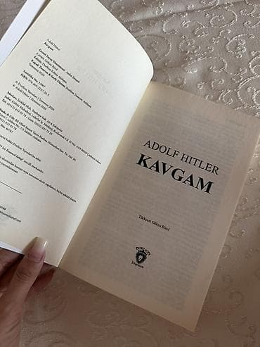 piyano satışı: “Kavgam” (Adolf Hitler) kitabı 15.50 aznə alınıb. 12 aznə satılır✨ — 3