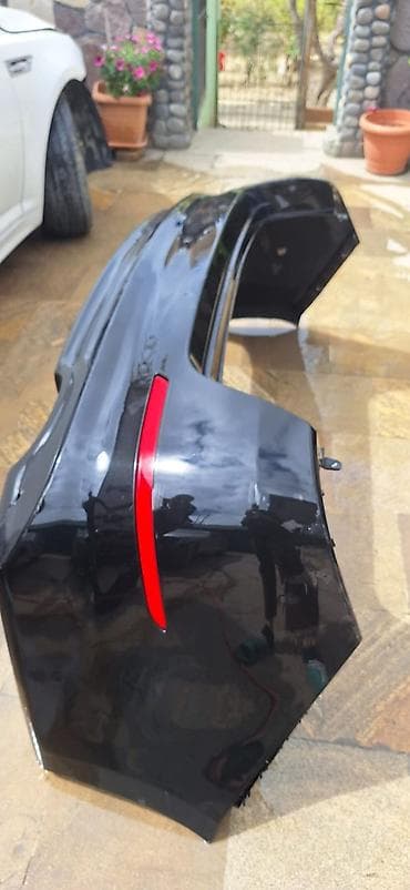 Məhsul: Arxa bamper (qara rəng) - Növ: Minik avtomobili üçün arxa