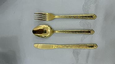 saatlar type 0: Qızılı rəngdə süfrə bıçaq-qaşıq-çəngəl dəsti

12/12/12 korobkasız — 2