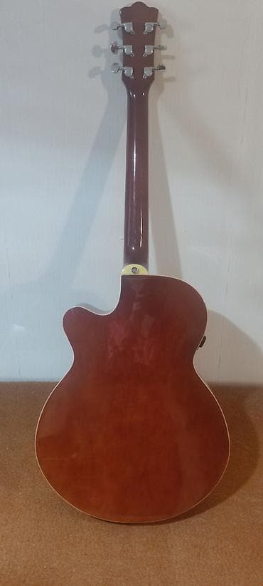 kitara: Elektro-akustik gitara – cutaway korpuslu, sunburst rəng keçidli — 2