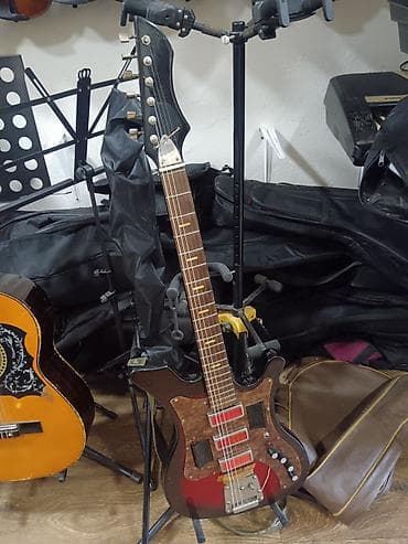 Bas gitaralar: Gitara — 1