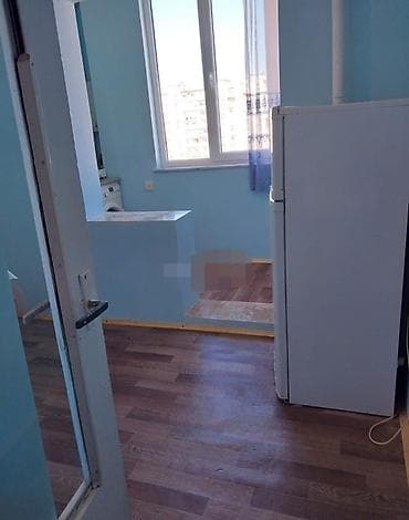 Yeni Günəşlidə yol kənarı,dayanacağa yaxın mərkəzdə əlverişli yerdə