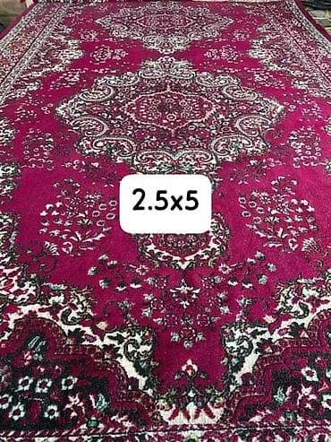 yeni xalca: Xalça – klassik naxışlı, tünd çəhrayı/bənövşəyi fon üzərində ağ, qara — 1