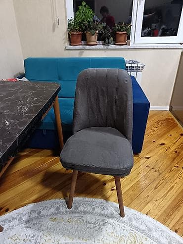 linonim satilir: Masa və 2 oturacaq satılır. Əla vəziyyətdədir. Qiyməti 130 manat — 5