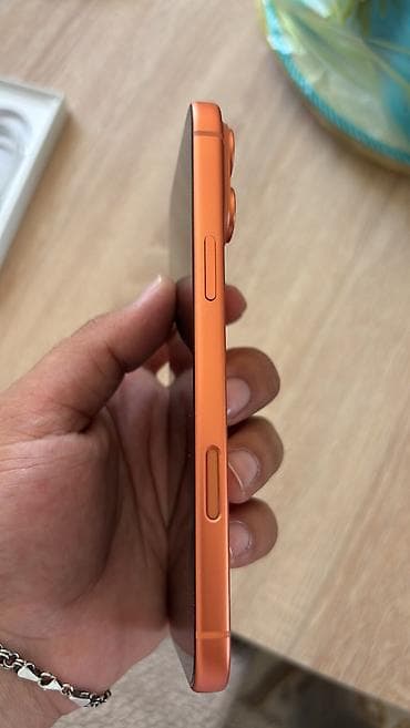 apple watch 1: IPhone 17 Pro Max, 256 GB, Narıncı, Face ID — 5