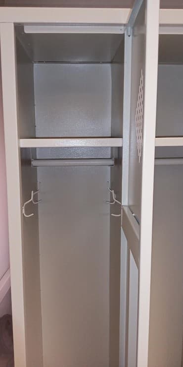 zərgər alət: - Metal dolablar . - Işçilər üçün paltar dolabı . - Ofis üçün sənəd — 4