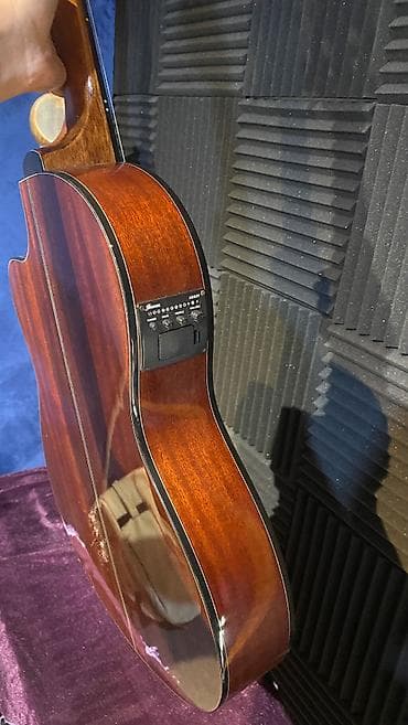 Gitaralar: Elektro Klassik Gitar – kəsik korpus (cutaway) - Korpus: klassik — 2