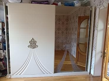 Yataq otağı mebel dəsti Tərkibi: - Sürgülü qapılı böyük şkaf: bir
